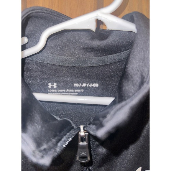 Under Armour Boys Black Zip Up Jacket Size Youth Small - Picture 2 of 3